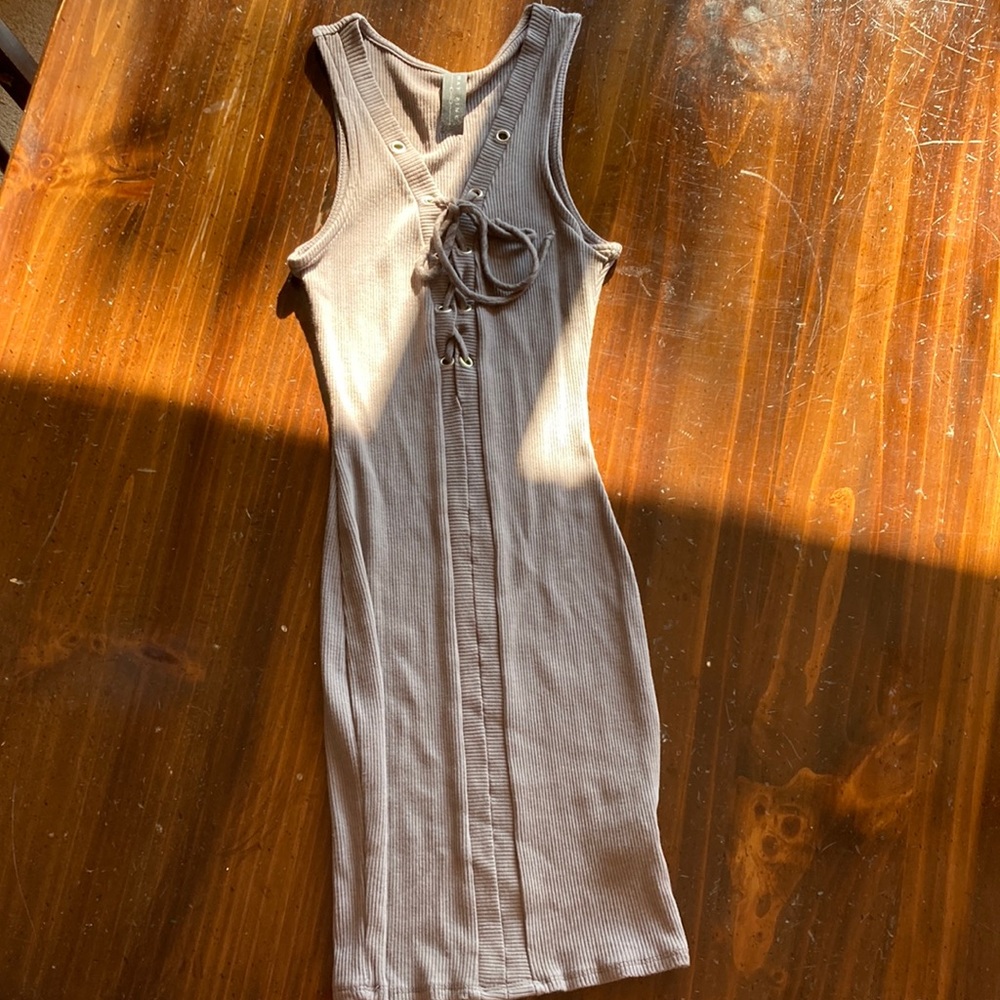Ribbed taupe dress